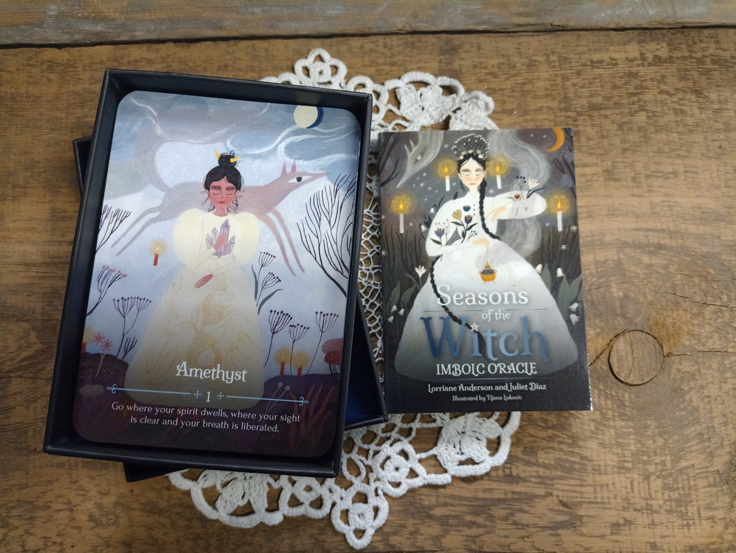 Seasons of the Witch: Imbolc Oracle -oraakkelipakka