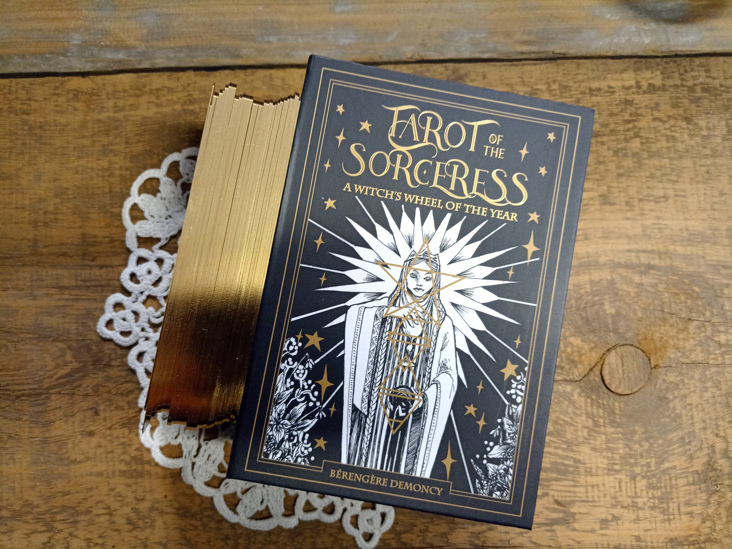 Tarot of the Sorceress -tarotpakka