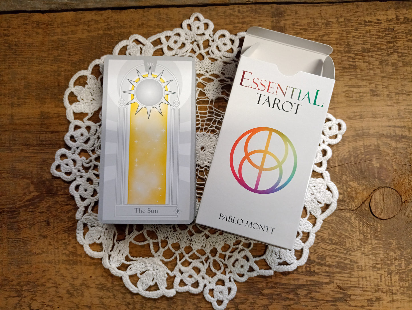 Essential Tarot -tarotpakka