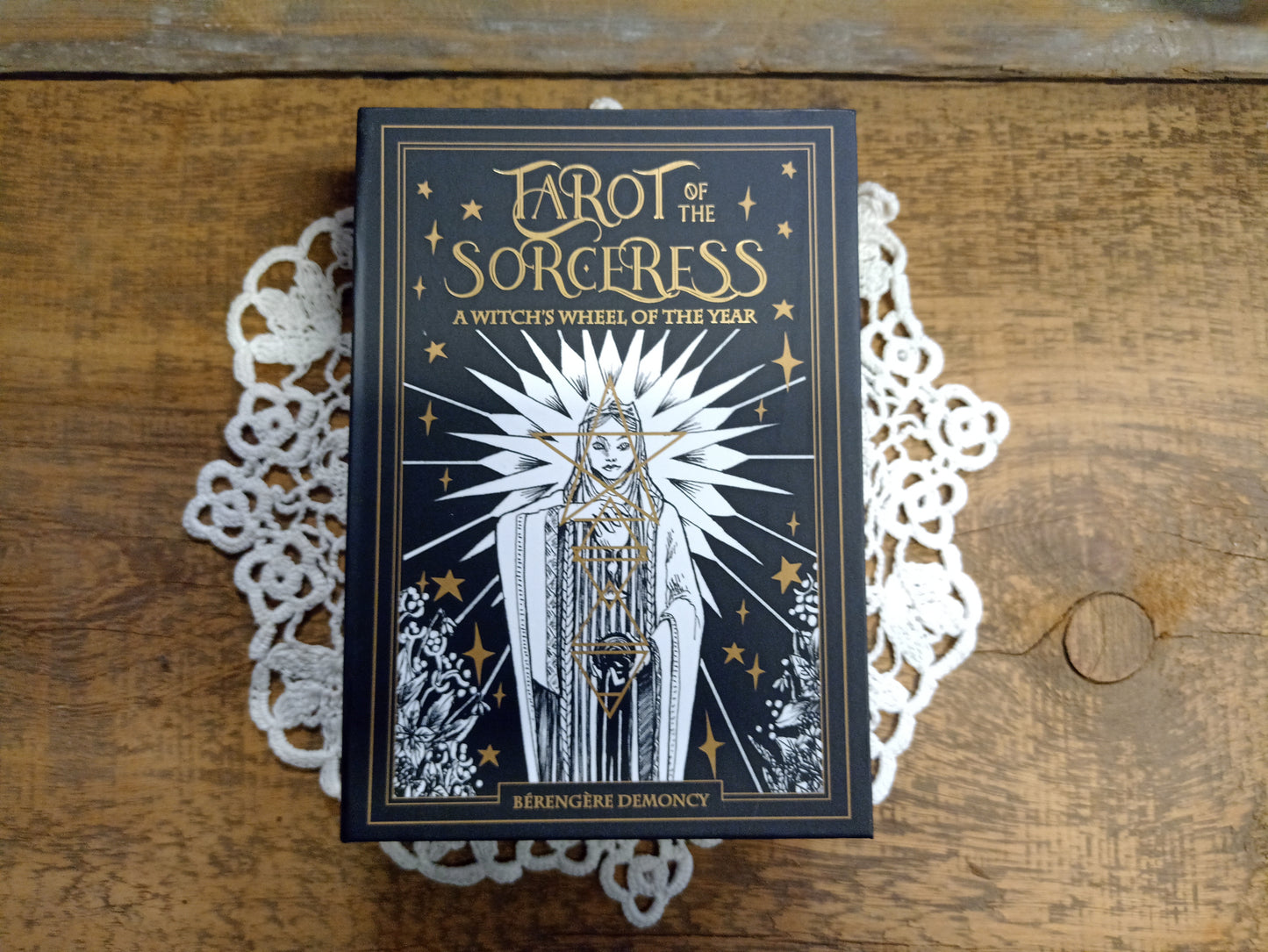 Tarot of the Sorceress -tarotpakka